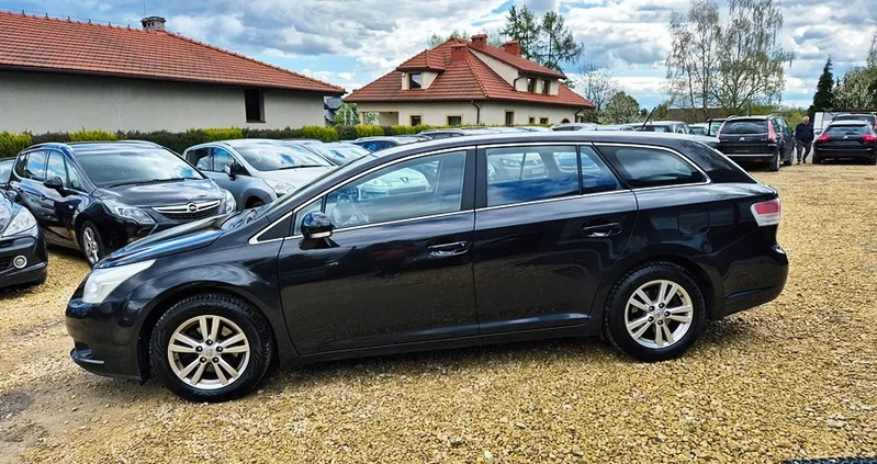 Toyota Avensis cena 24900 przebieg: 227000, rok produkcji 2009 z Śrem małe 781